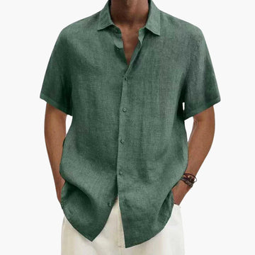 Short-sleeved shirt with button closure for men