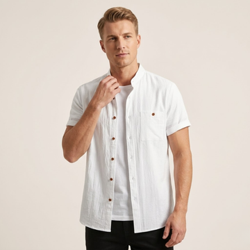 Men's Short-Sleeved Button-Up Shirt with a Chest Pocket